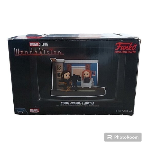Marvel Studios WandaVision - 2000's Wanda & Agatha Mini Moment Vinyl Collectible - Picture 5 of 7